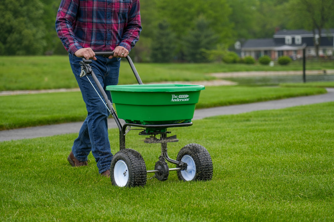 Pacer Pro Spreader Applying Product 